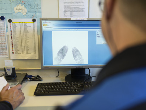 L'échange de données entre les services de police fait débat