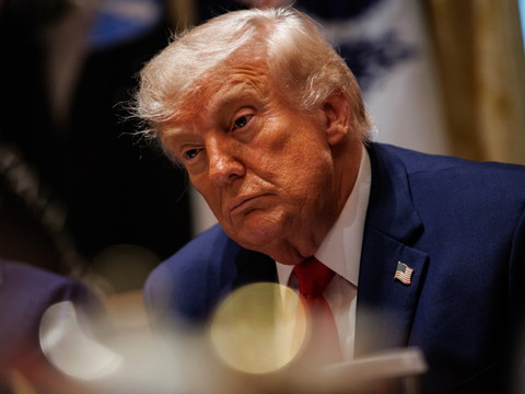 Enquête contre une femme ayant accusé Trump d'agression sexuelle