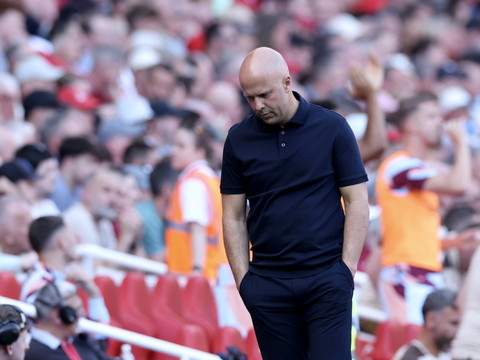 Premier League: Liverpool se sépare de l'entraîneur Arne Slot
