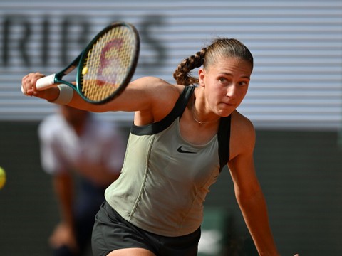 RG: Parry terrasse Anisimova, choc Osaka-Sabalenka en huitièmes