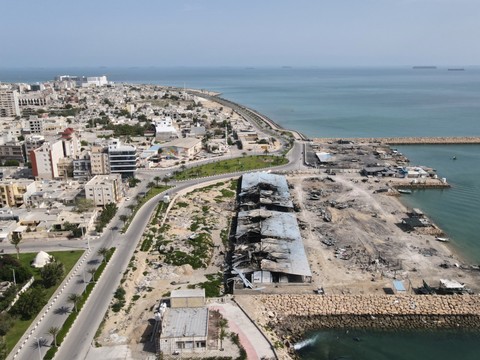 Etats-Unis et l'Iran s'attaquent mutuellement malgré la trêve