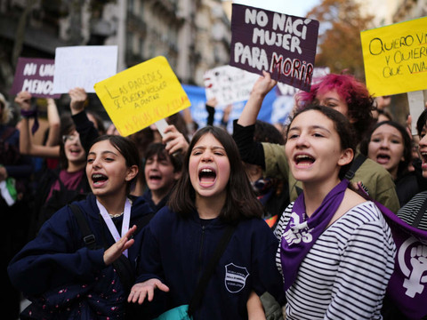 Argentine: marches contre les violences faites aux femmes