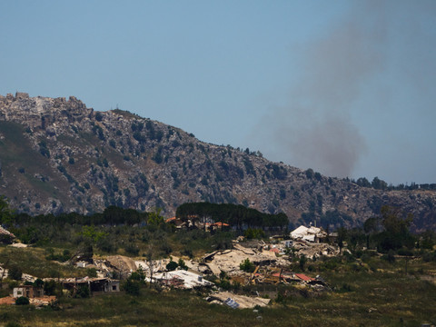 Israël poursuit ses frappes au Liban malgré un cessez-le-feu