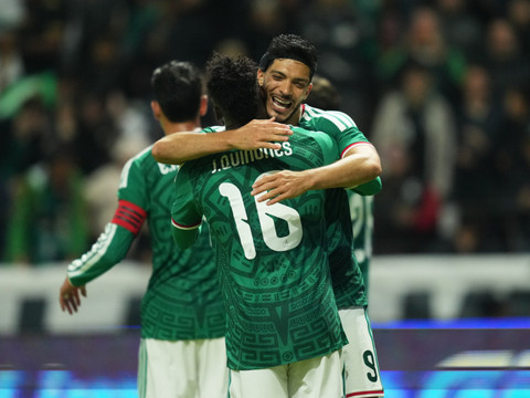 Le Mexique écrase la Serbie 5-1 en amical