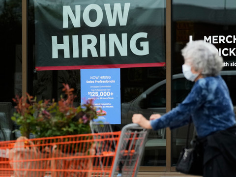 USA: créations d'emplois supérieures aux attentes, chômage stable