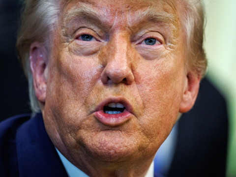 Un juge invalide des restrictions de Trump à l'immigration légale