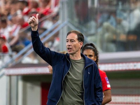 La Suisse assure l'essentiel: promotion et 1re place