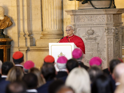 Le pape entame sa visite en Espagne, qui va durer une semaine
