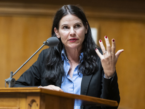 Nina Fehr Düsel (UDC/ZH) reste docteur en droit malgré des plagiats