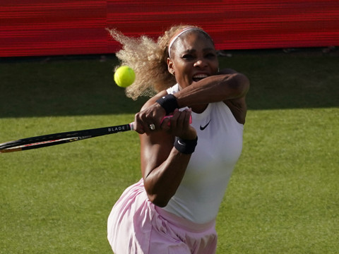 Sa partenaire de double blessée, Serena Williams abandonne
