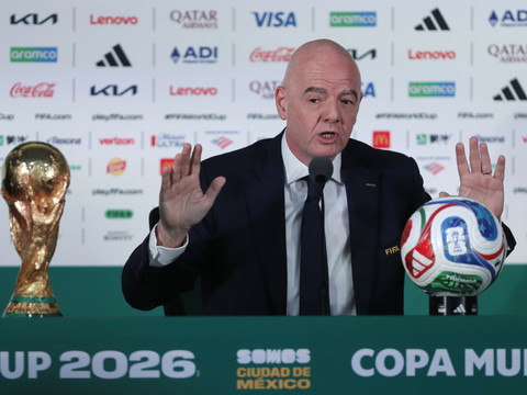 Football: Infantino rend hommage aux victimes de Crans-Montana