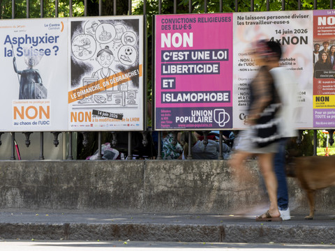 Genève: suspens pour l'interdiction les signes religieux aux élus