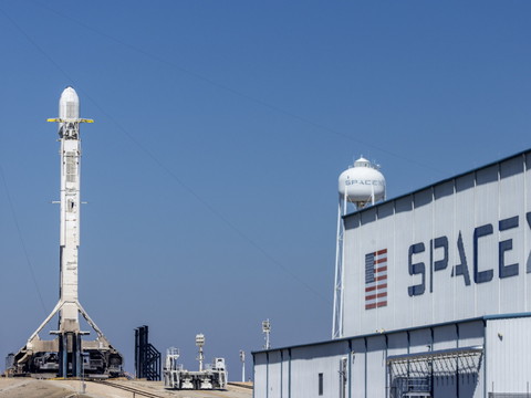 SpaceX rachète l'éditeur de code Cursor, valorisé à 60 milliards