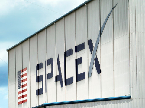 SpaceX rachète la plateforme IA de programmation Cursor