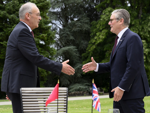 Parmelin parle avec Starmer à Evian des négociations commerciales
