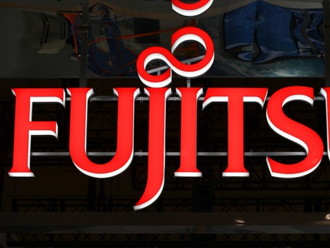Fujitsu: démission du président pour 