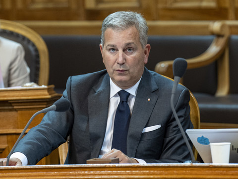 Exiger le casier judiciaire pour les demandes de permis de séjour