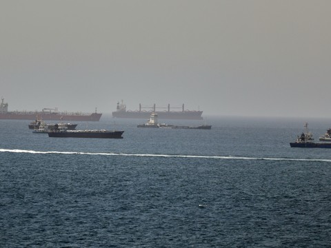 Ormuz: trafic maritime toujours limité, mais des signes de reprise