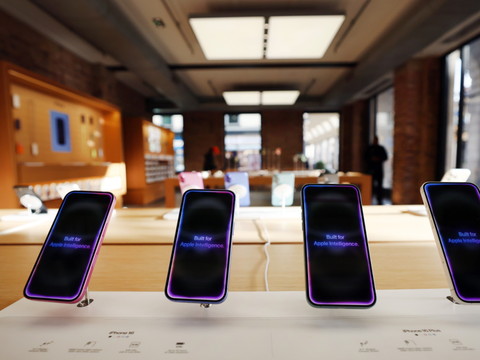 Le boom de l'IA va faire grimper le prix des iPhone