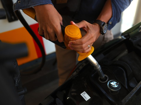 Pétrole et gaz en recul, passages de navires dans le détroit