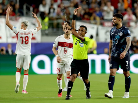 Le Paraguay, à dix, élimine la Turquie (1-0)
