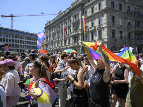 Des milliers de personnes à la Pride de Zurich