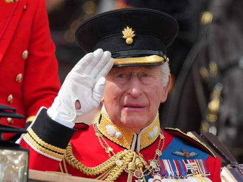 Le roi Charles va publier sa fiche d'impôts