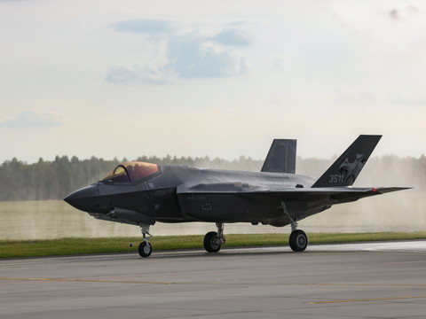 Plus de 1700 prises de position concernant le bruit des F-35
