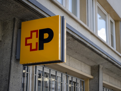 Le Conseil fédéral redéfinit le service postal universel
