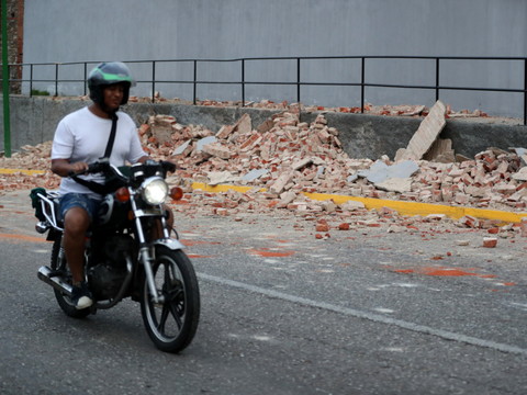 Séisme au Venezuela: des immeubles effondrés à Caracas