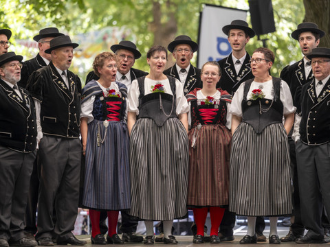 La Fête fédérale de yodel a commencé à Bâle en pleine canicule