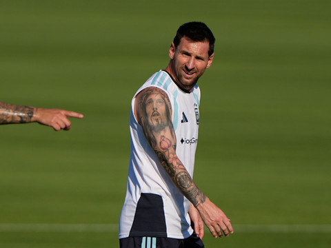 Messi débutera sur le banc contre la Jordanie