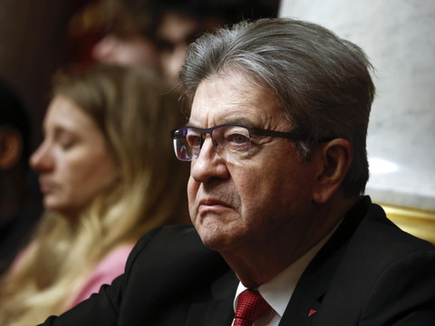 France: plainte pour apologie du terrorisme contre Mélenchon