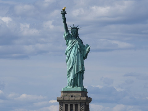 250 ans des Etats-Unis: la France illumine la statue de la Liberté