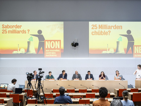 La campagne référendaire est lancée contre le retour du nucléaire