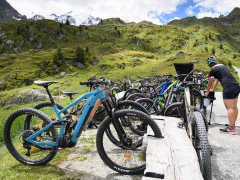 La Suisse unifie la signalisation des trails de VTT