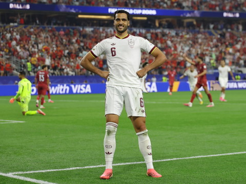 L'Espagne s'impose sur le fil et prend le quart