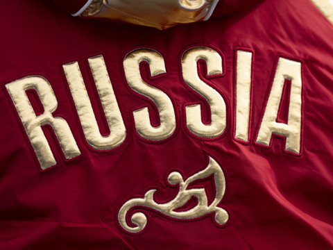 Le CIO réintègre les Russes, sans leur rendre hymne et drapeau