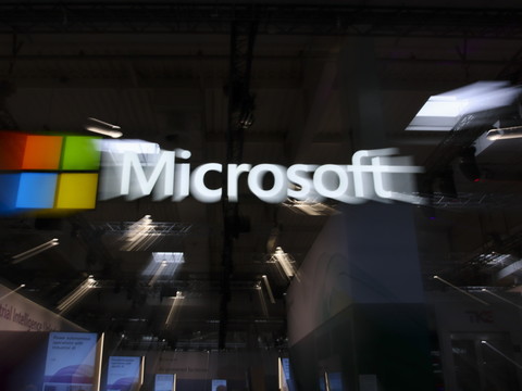 Microsoft: émissions polluantes et consommation d'eau en hausse