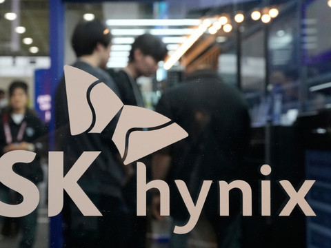 Puces IA: SK hynix lève 26,5 milliards de dollars avant sa cotation