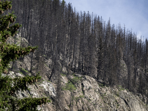 La fumée d'un incendie en Italie impacte le Haut-Valais