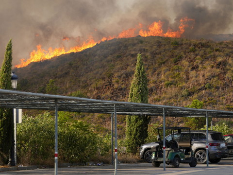 Au moins 12 morts dans un feu de forêt en Espagne
