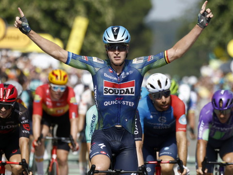 Tim Merlier signe le doublé