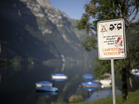 Le camping sauvage en Suisse obéit à des règles strictes