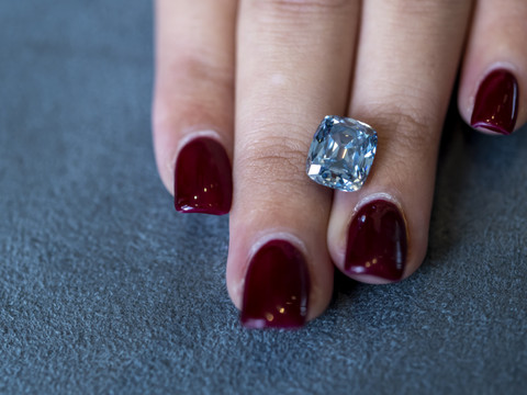 De Beers suspend la production de sa principale mine de diamants