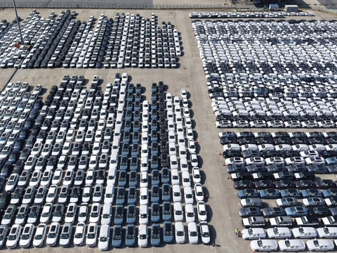 Chine: les exportations gonflent de 27% en juin, plus qu'attendu
