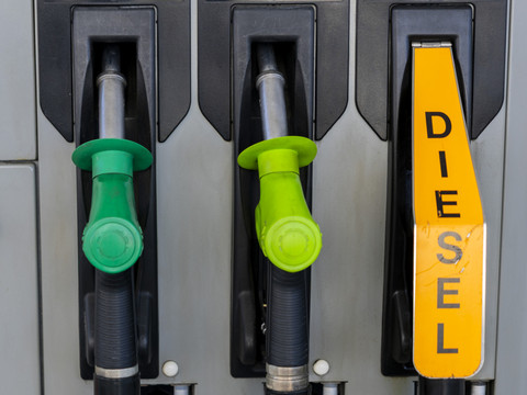Le pétrole remonte après de nouvelles frappes américaines en Iran