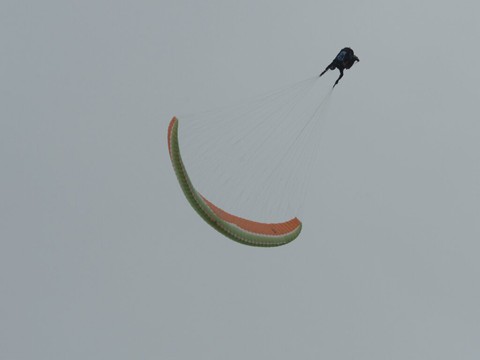 Un parapentiste chute mortellement au-dessus de Vercorin (VS)