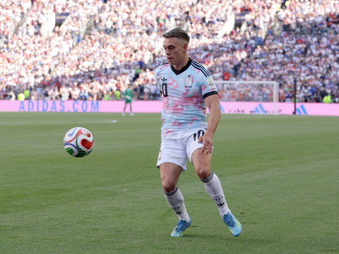 Leandro Trossard quitte Arsenal pour Besiktas