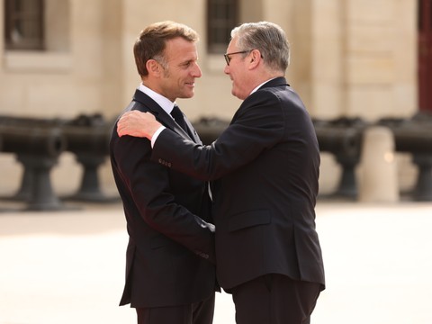 Emmanuel Macron a décerné la Légion d'honneur à Keir Starmer